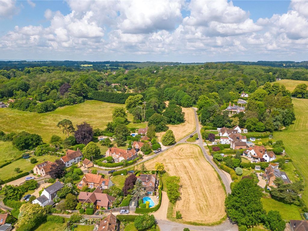 3 bed detached house for sale in Crocker End, Nettlebed, HenleyOnThames, Oxfordshire RG9 Zoopla