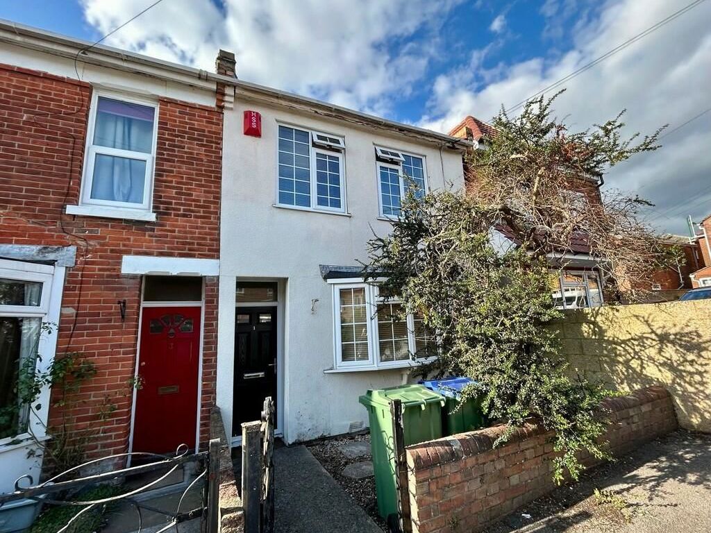 2 bed terraced house for sale in Dyer Road, Shirley, Southampton SO15