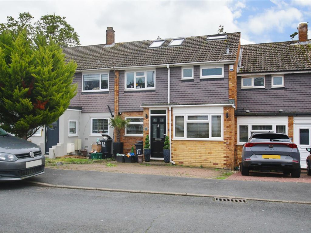 5 bed semidetached house for sale in Claremont, Cheshunt, Waltham