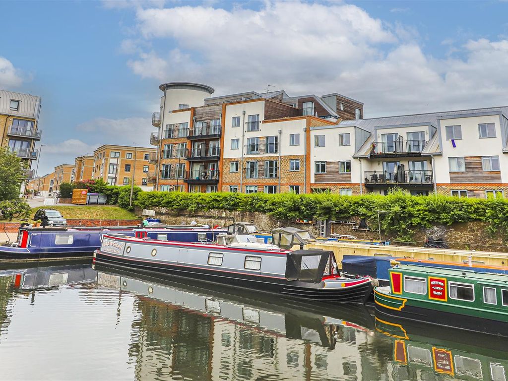 2 bed flat for sale in The Waterfront, Hertford SG14 Zoopla