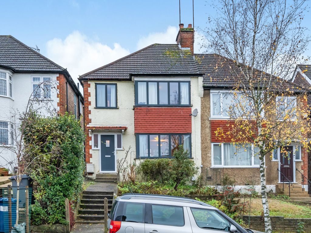 3 bed semidetached house for sale in Netherlands Road, New