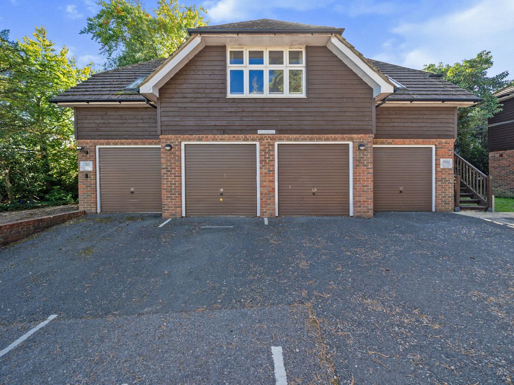 1 bed barn conversion for sale in New Town, Uckfield, East Sussex TN22