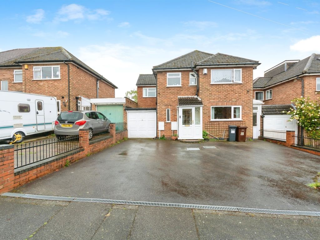 4 bed link detached house for sale in Kingshurst Road, Shirley