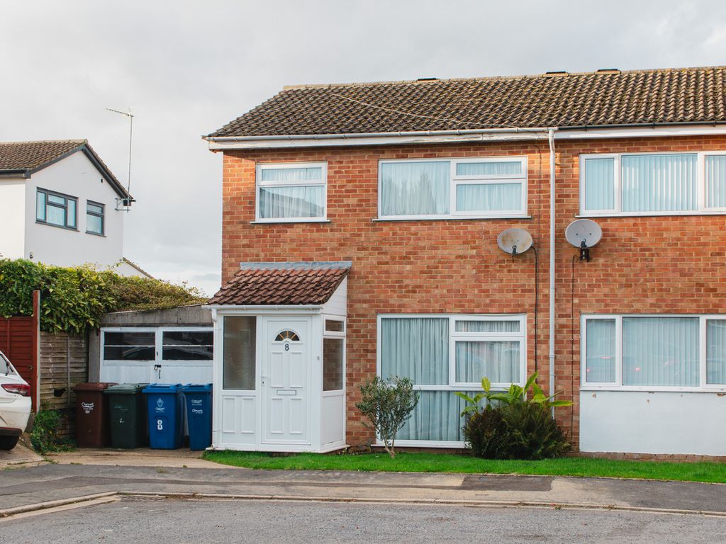 3 bed semidetached house for sale in Spinney Drive, Banbury OX16, £