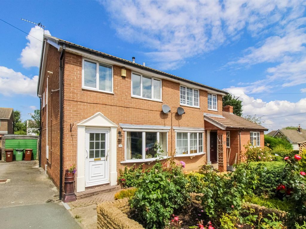 3 bed property for sale in Glenfields, Netherton, Wakefield WF4, £