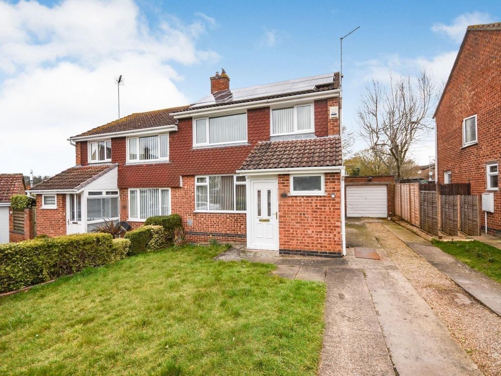 3 bed semidetached house for sale in Chesham Rise, Abington