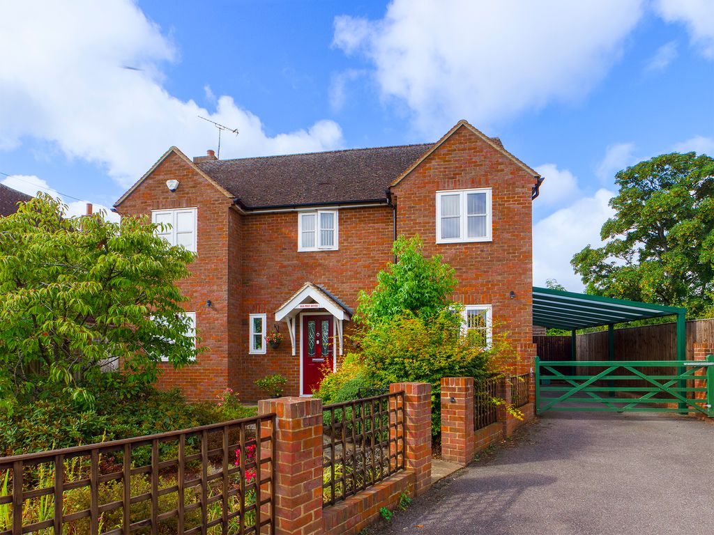 4 bed detached house for sale in Chinnor Road, Bledlow Ridge, High