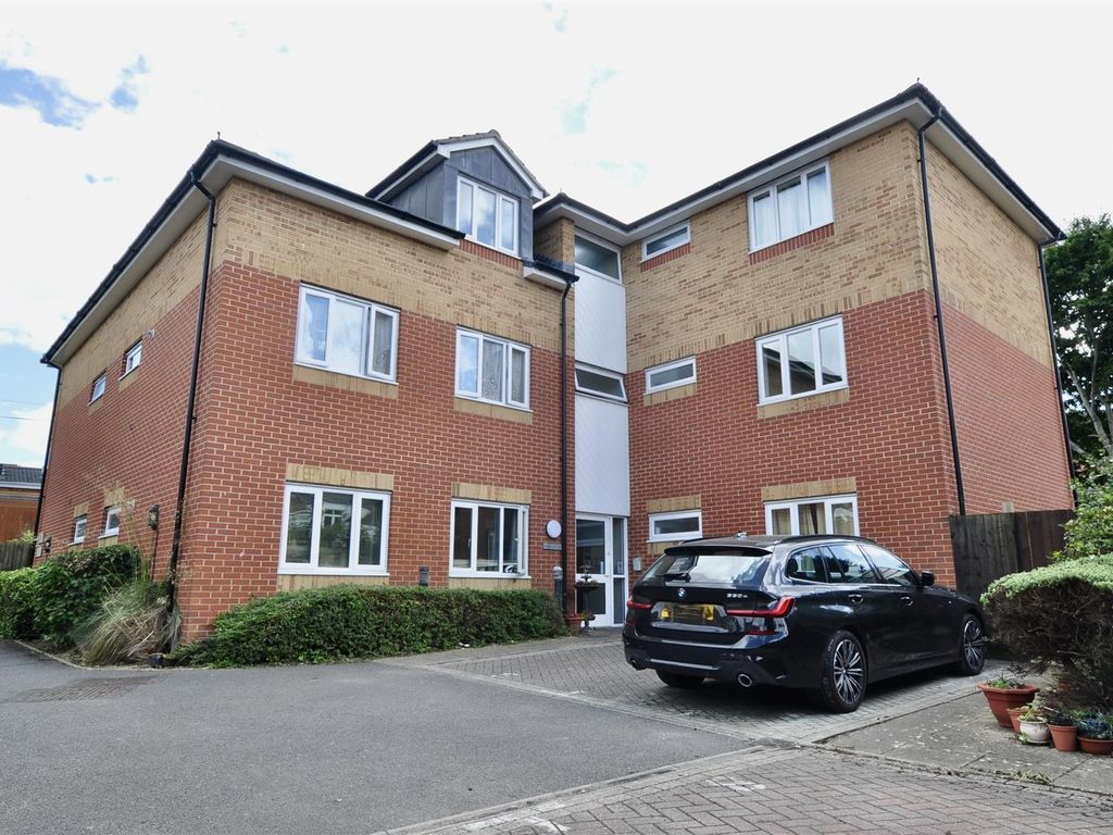2 bed flat for sale in South Street, Taunton TA1 Zoopla