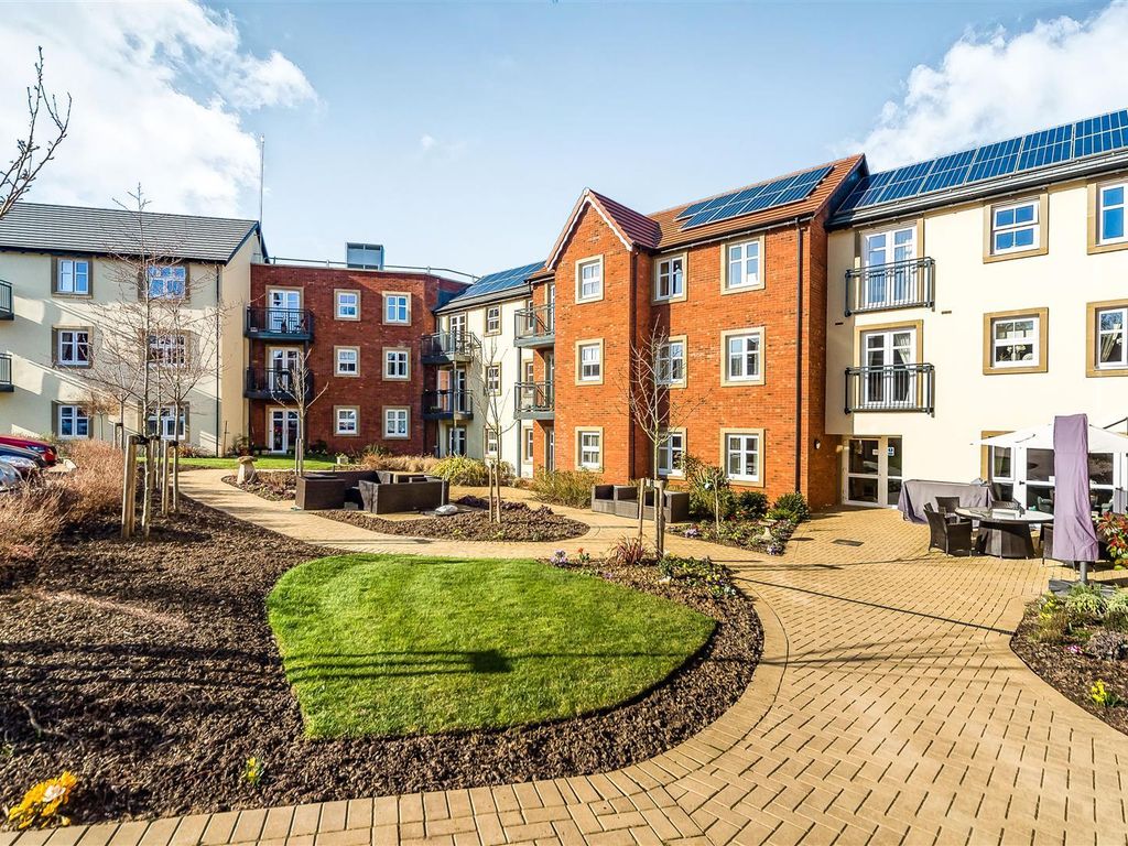 2 bed property for sale in Lowestone Court, Stone Lane, Kinver