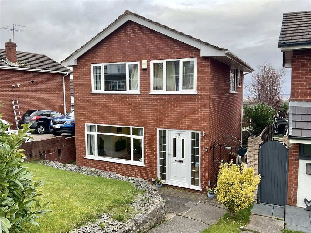 3 bed detached house for sale in Ffordd Aelwyd, Carmel, Flintshire CH8, £240,000 Zoopla