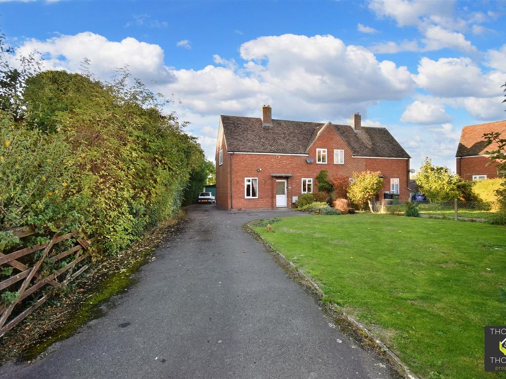 3 bed semidetached house for sale in Holbury Crescent, Whitminster