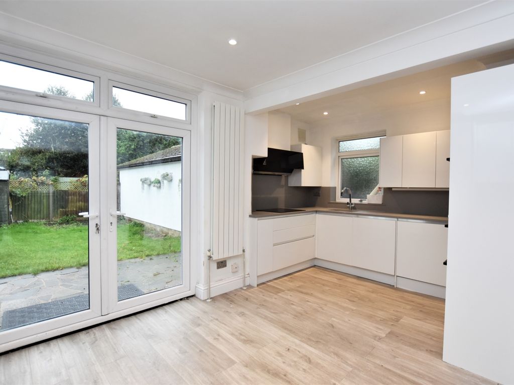 3 bed semidetached house to rent in Constance Crescent, Hayes, Bromley