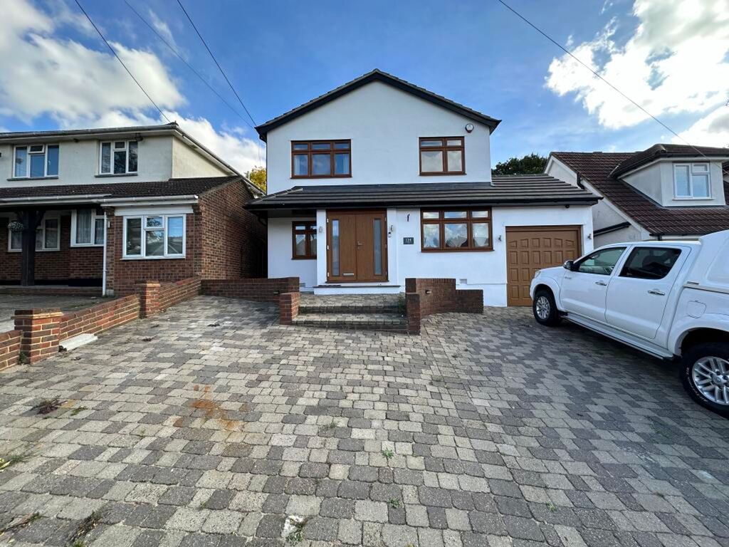 4 bed detached house to rent in Thundersley Park Road, Benfleet SS7, £