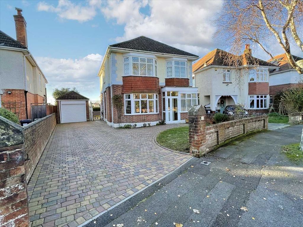 Ashling Crescent, Queen’S Park, Bournemouth BH8