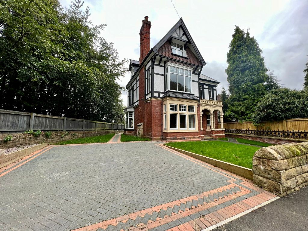 5 bed detached house to rent in Crow Hill Drive, Mansfield