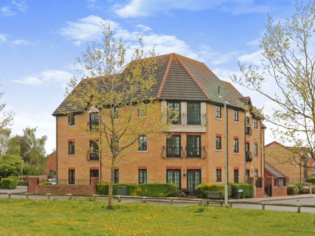 2 bed flat to rent in Dyers Court, Stortford CM23, £1,195 pcm