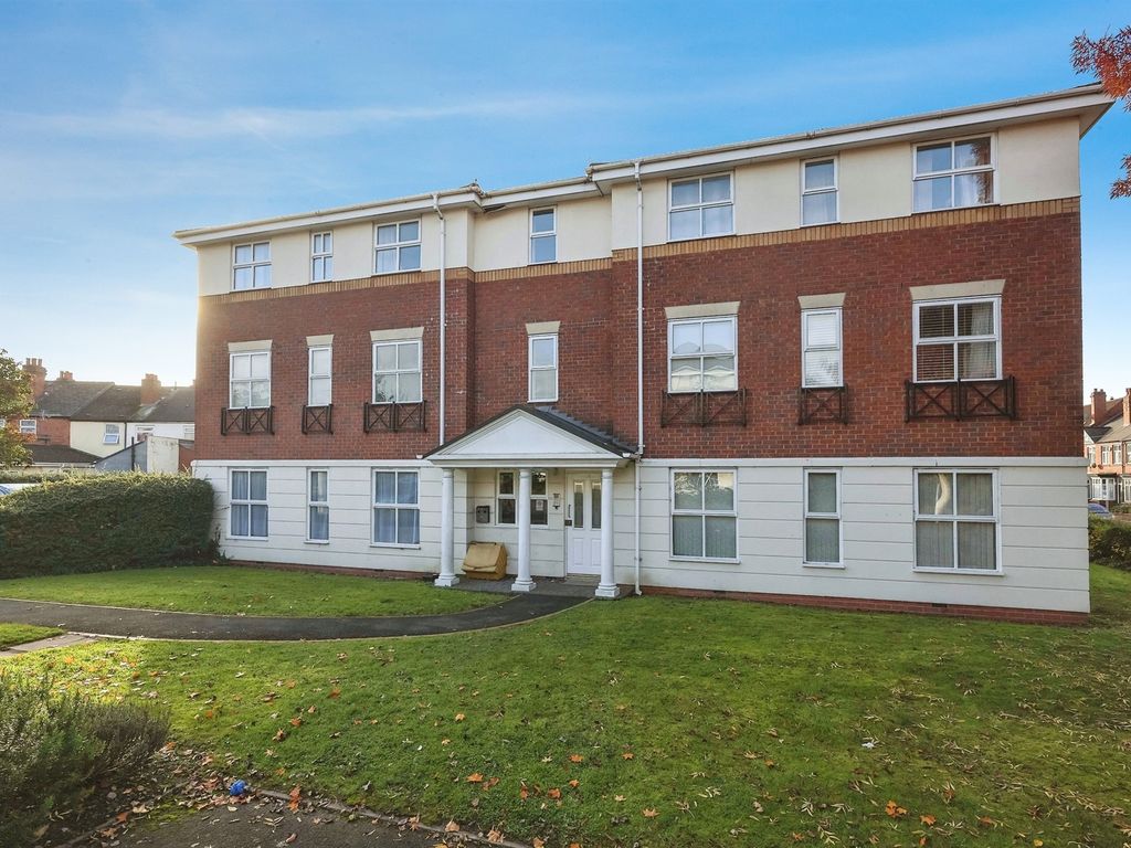 1 bed flat for sale in Victoria Gardens, Cradley Heath B64, £80,000