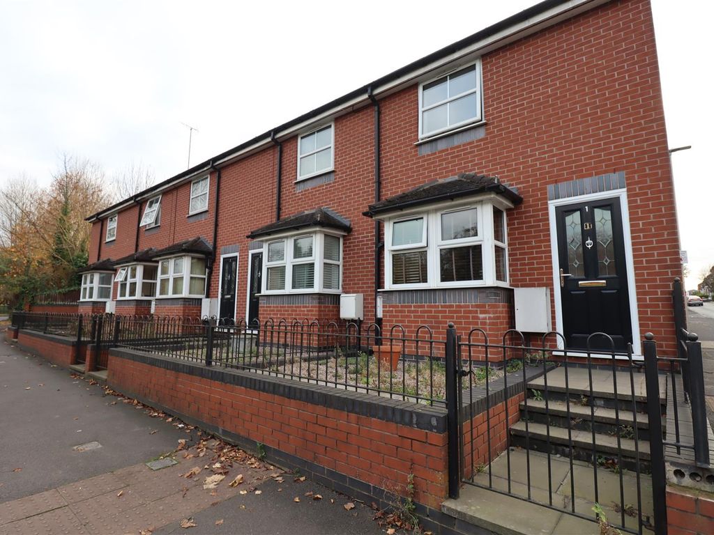 3 bed end terrace house to rent in Weycroft Mews, Crewe, Cheshire CW1