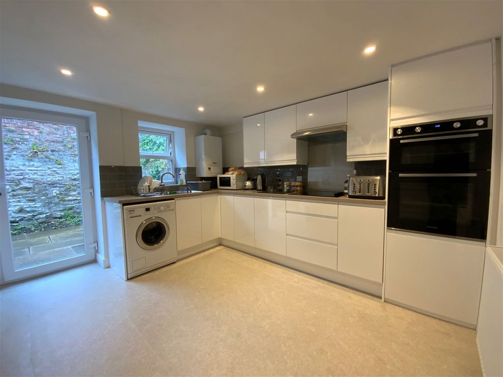 2 bed terraced house for sale in Stockport Road, Gee Cross, Hyde SK14