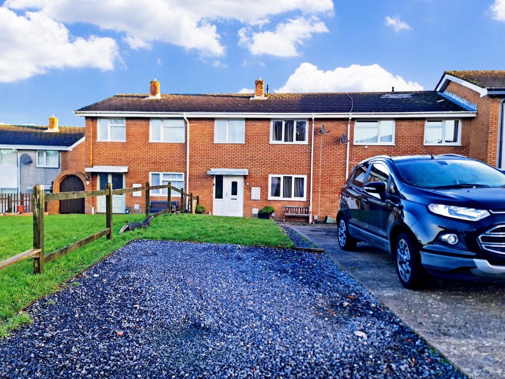3 bed terraced house for sale in Westland Close, Loughor, Swansea, City