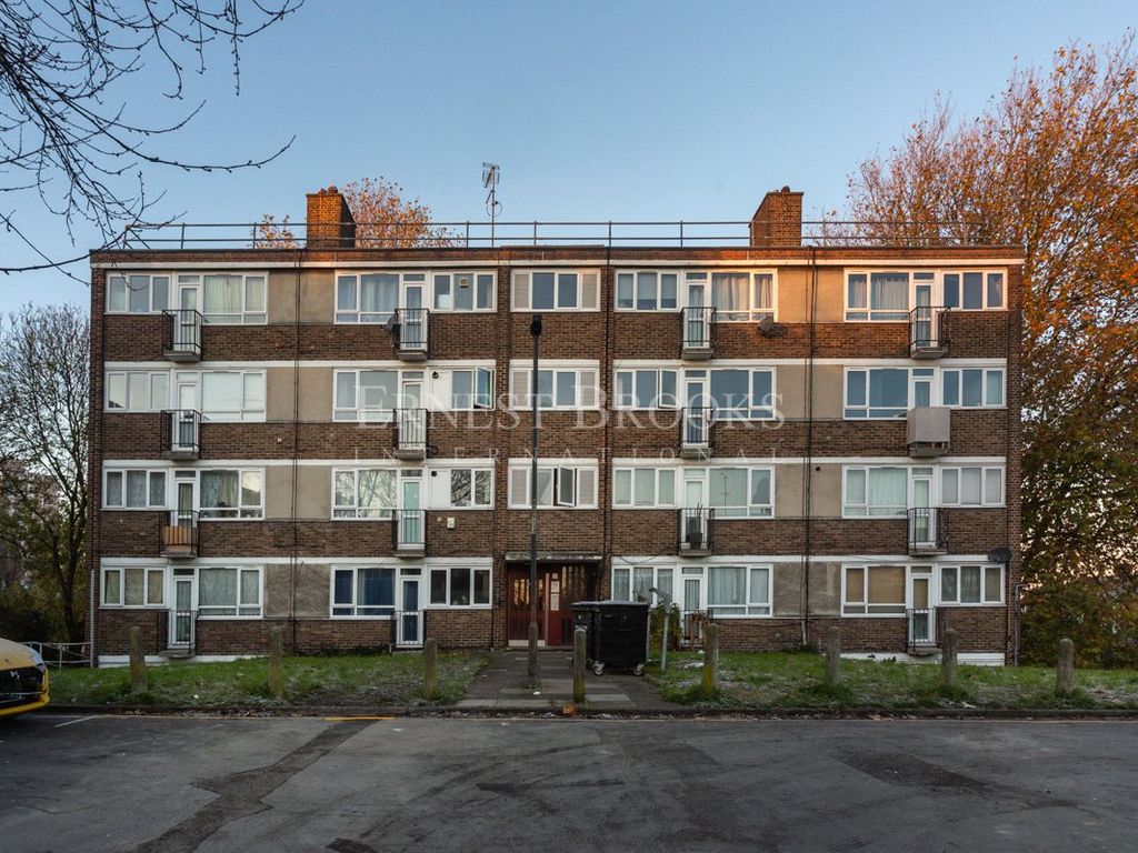 Lamport Close, Woolwich SE18