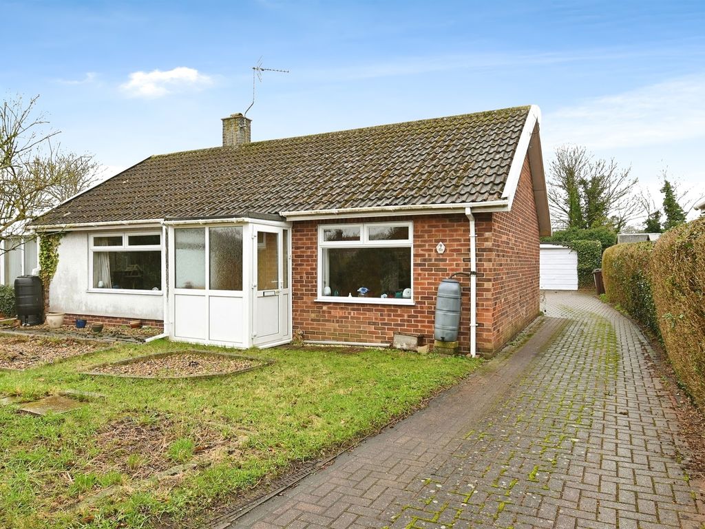 3 bed detached bungalow for sale in Black Horse Lane, Ditchingham