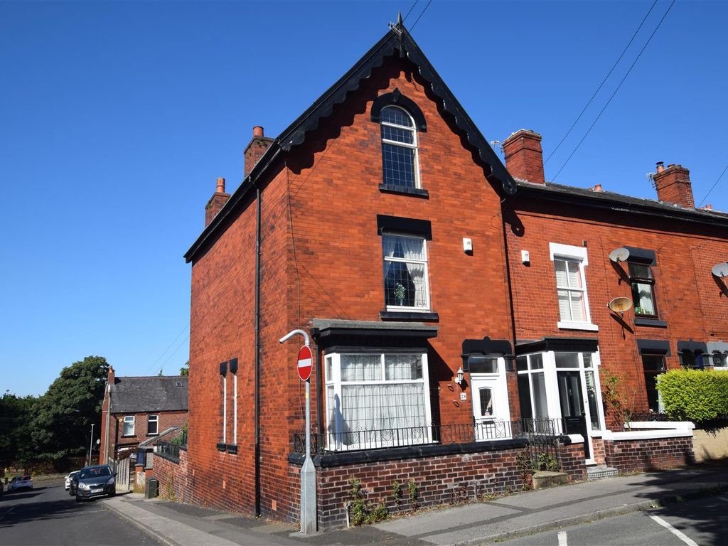 4 bed end terrace house for sale in Russell Street, Dukinfield SK16