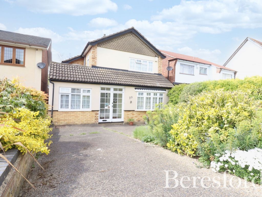 4 bed detached house for sale in Fanshawe Crescent, Hornchurch, Essex