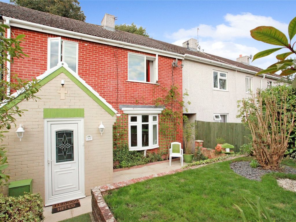 3 bed terraced house to rent in West View Crescent, Devizes, Wiltshire