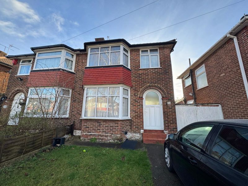 3 bed semidetached house to rent in Angus Gardens, London NW9, £1,850