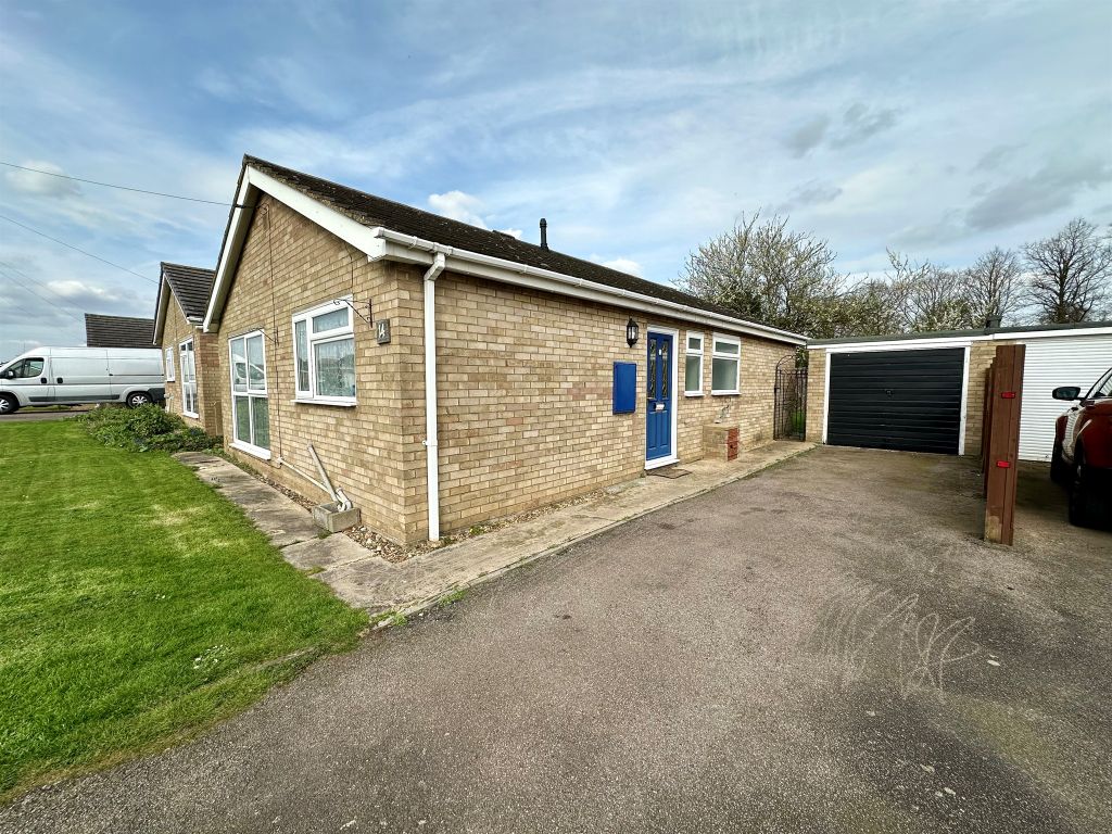 2 bed detached bungalow for sale in The Orchards, Chatteris PE16, £