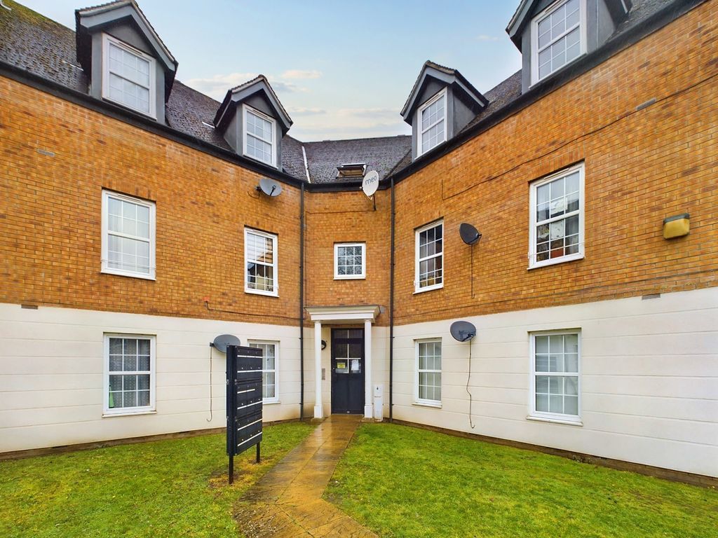 2 bed flat for sale in Hazel Covert, Thetford, Norfolk IP24 Zoopla
