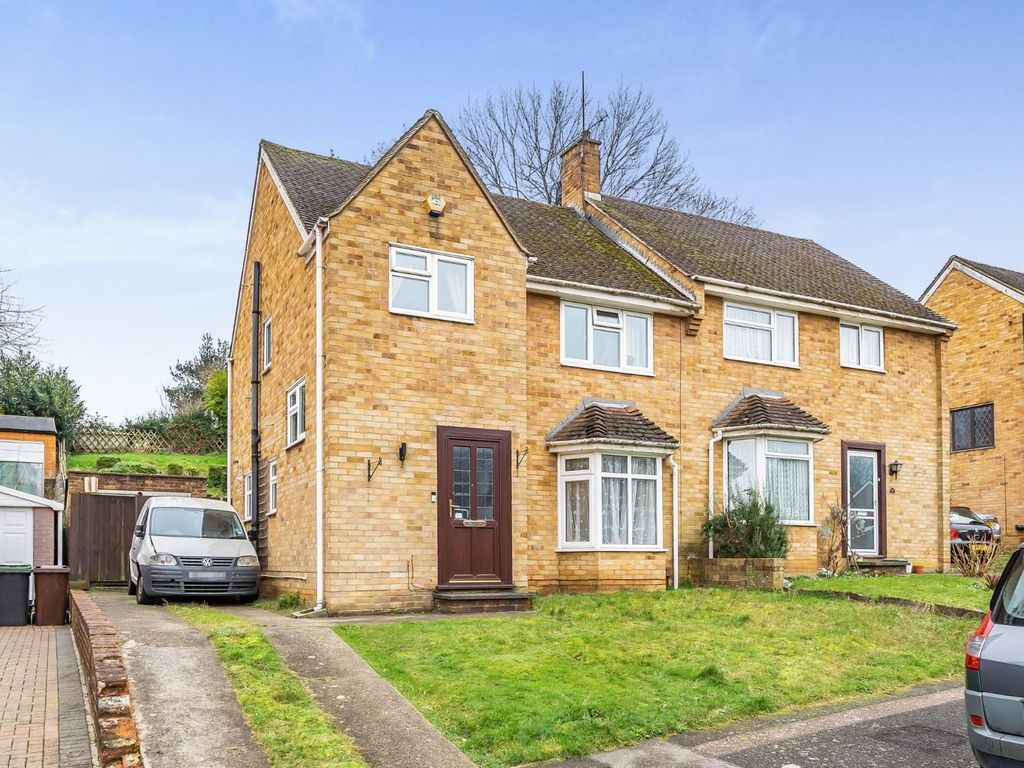 3 bed semidetached house for sale in Oak Drive, Larkfield, Aylesford