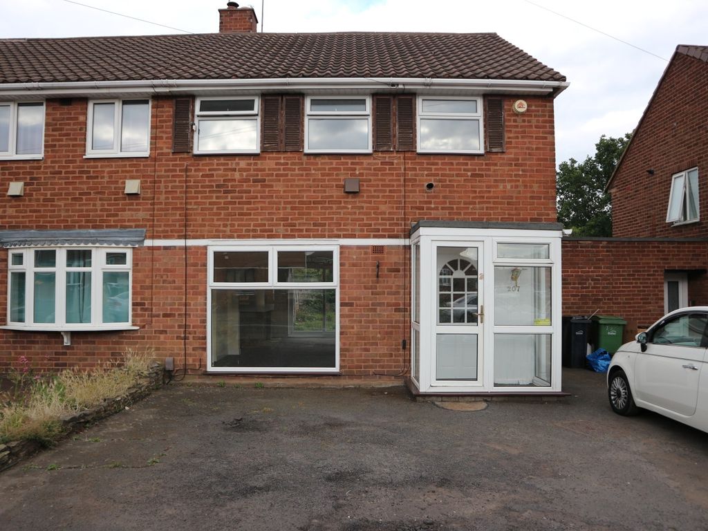 3 bed semidetached house to rent in Howley Grange Road, Halesowen B62