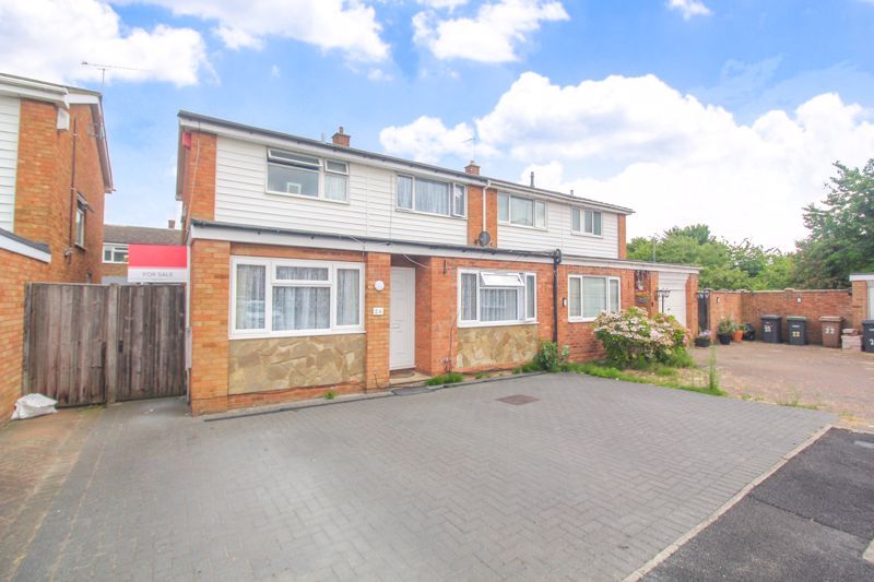 3 bed semidetached house for sale in Benson Close, Luton LU3 Zoopla