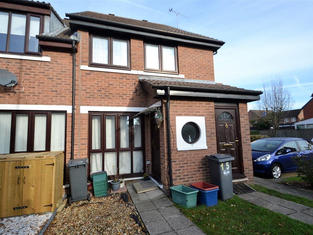 1 bed to rent in Padbury Close, Bedfont, Feltham TW14, £