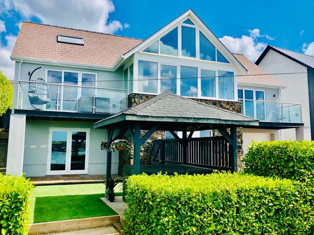 5 bed detached house for sale in Trafalgar Terrace, Neyland SA73, £