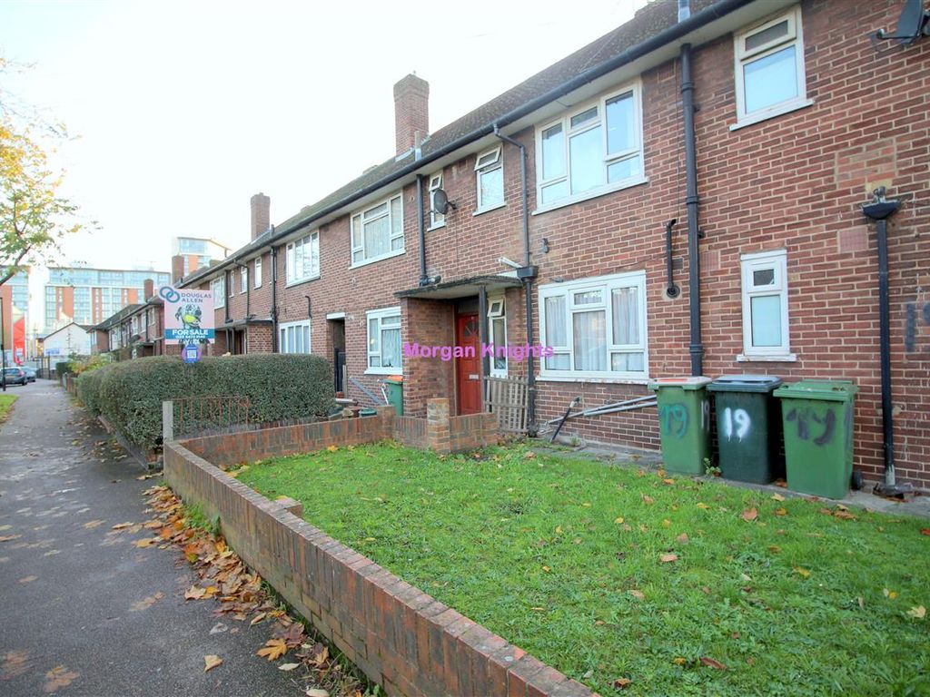 3 bed terraced house for sale in Munday Road, Canning Town E16, £