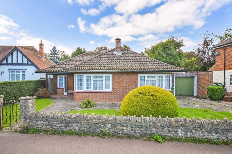 3 bed bungalow for sale in Wendover Road, Stoke Mandeville, Aylesbury