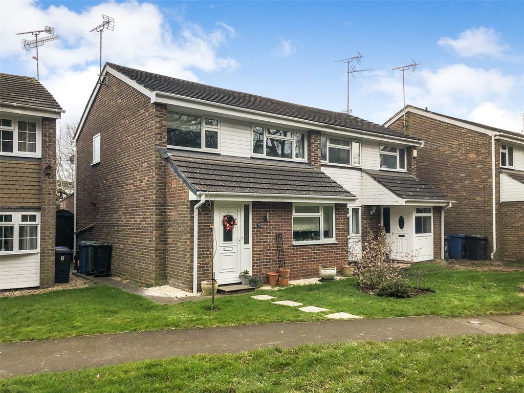3 bed semidetached house for sale in Hall Lane, Yateley, Hampshire