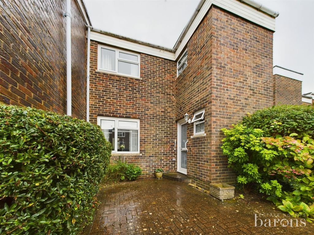 3 bed terraced house for sale in Milton Close, Basingstoke RG24, £