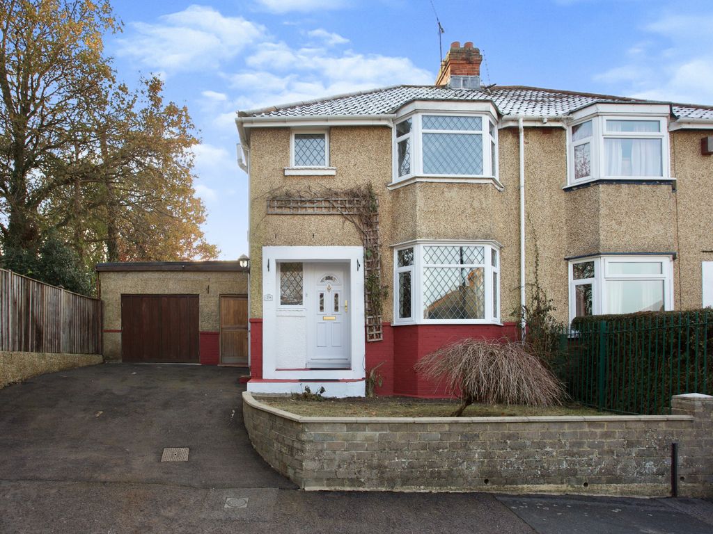 3 bed semidetached house for sale in Halstead Road, Southampton SO18