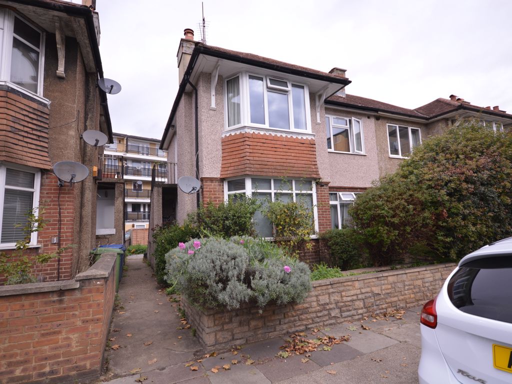 Buller Close, London SE15  