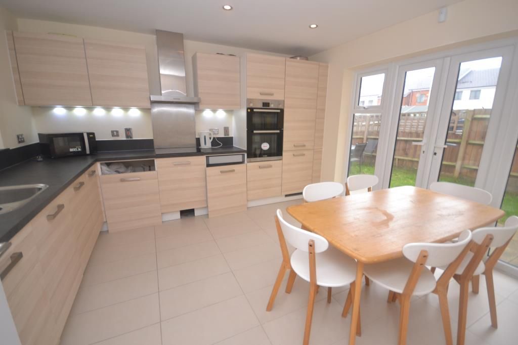 4 bed town house to rent in Island, Reading RG2 Zoopla