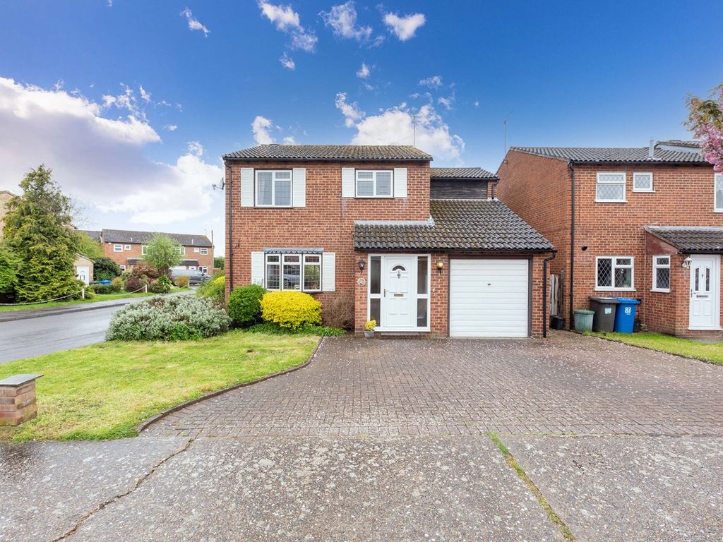 4 bed detached house for sale in Aysgarth Park, Maidenhead SL6, £