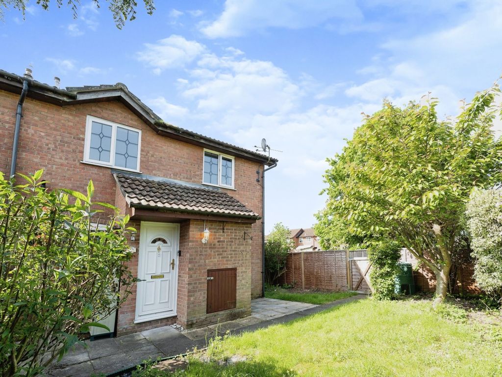 2 bed end terrace house for sale in Thumwood, Basingstoke RG24 Zoopla