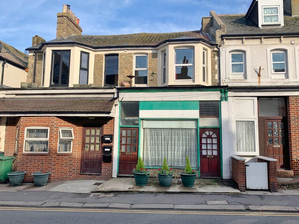4 bed terraced house for sale in Risborough Lane, Folkestone CT19 Zoopla