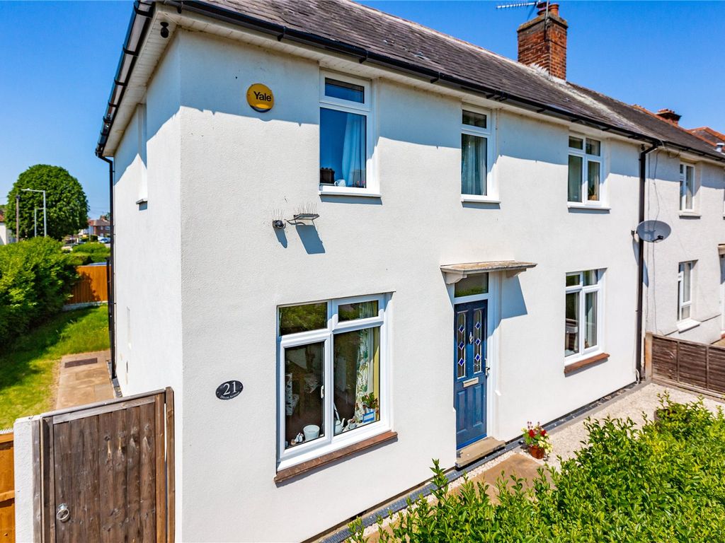 3 bed semidetached house for sale in Dixon Avenue, Chelmsford, Essex