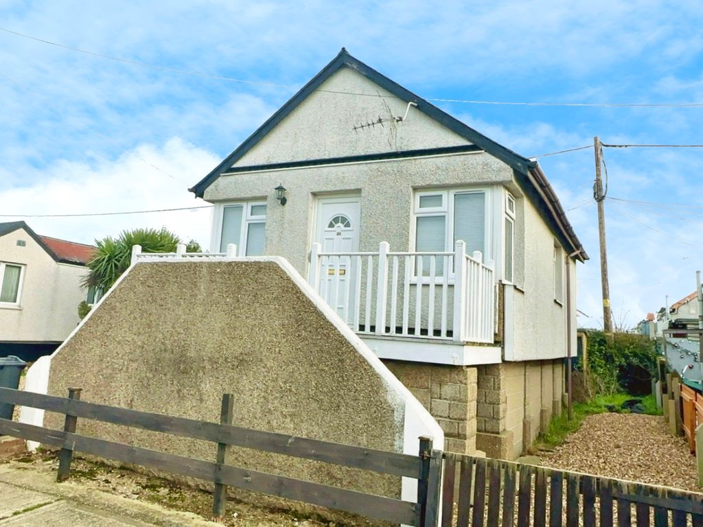 2 bed bungalow for sale in Talbot Avenue, Jaywick, ClactonOnSea CO15
