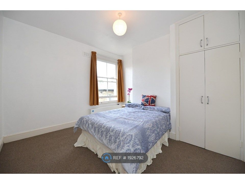 Room to rent in Waldemar Road, Wimbledon SW19, £850 pcm Zoopla
